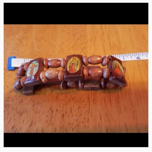 Religious wood cross necklace & bracelet pre owned - Picture 9 of 10
